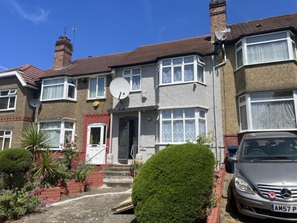 Whitton Avenue East, Greenford