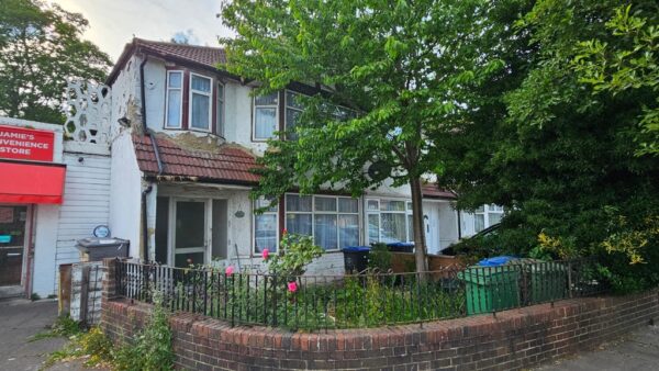 Lyon Park Avenue, Wembley