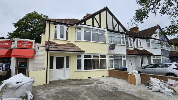 Lyon Park Avenue, Wembley