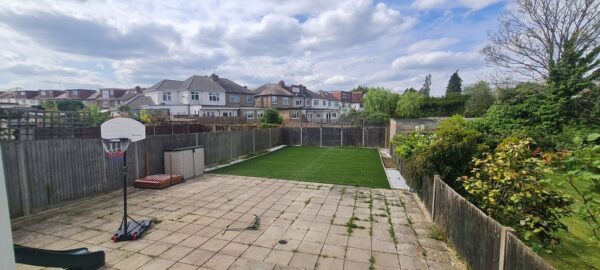 387 Torbay Road Harrow